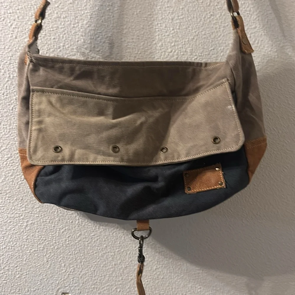 Myra Bag myra messenger